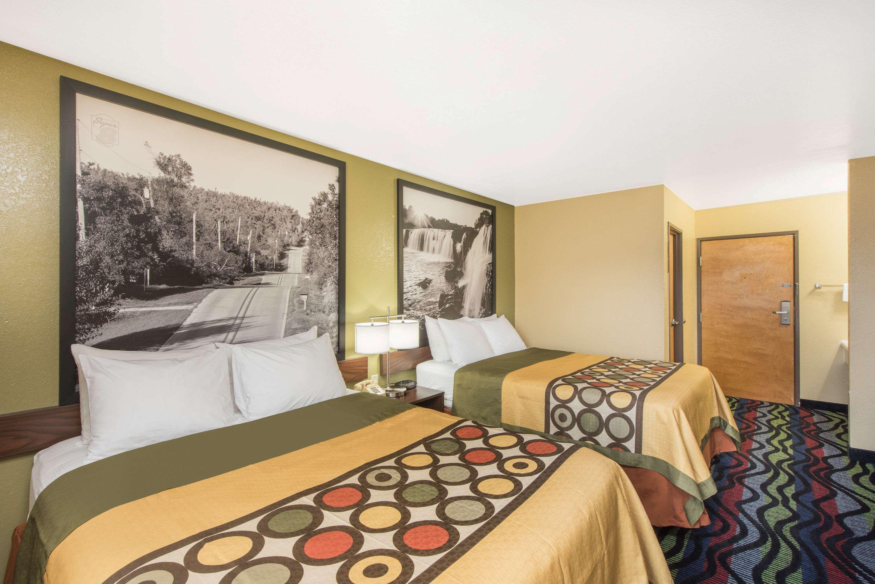 Super 8 By Wyndham Farmington Hotel Exterior foto